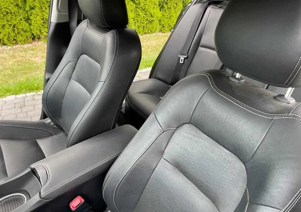 Toyota Avensis cena 47900 przebieg: 240000, rok produkcji 2015 z Dzierzgoń małe 704